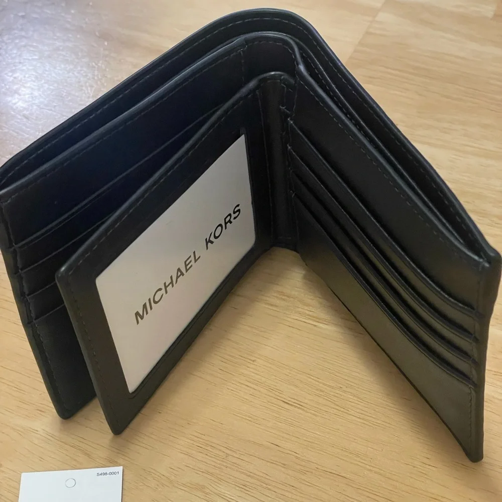 Michael KORS Leather Wallet